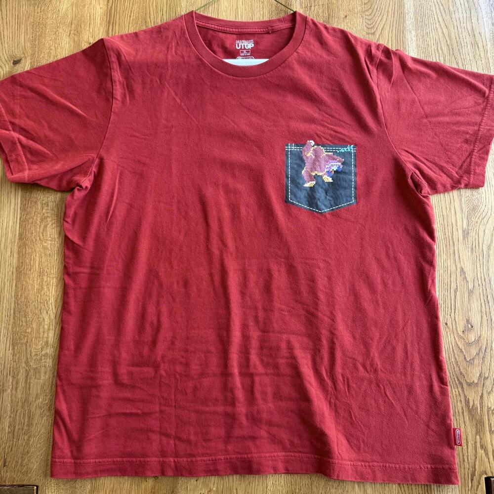 Uniqlo UTGP Donkey Kong Nintendo Shirt Size XL Good Cond.